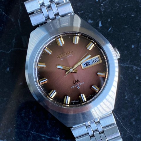 Seiko Lord Matic 5606-7360 Stainless steel Red 1974 | Dealer