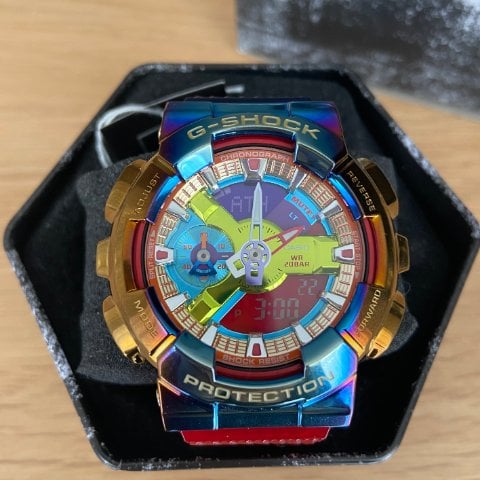 時計 GM-110RB-2AJF G-SHOCK CASIOのG-SHOCK GM-110シリーズ レインボー「GM-110RB-2AJF」の