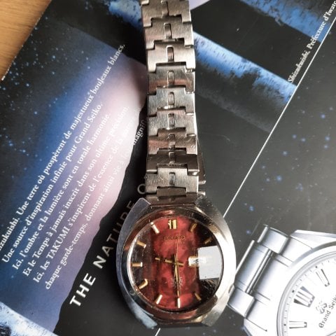Seiko 6106-7710 Stainless steel Red 1974 | Dealer | EveryWatch