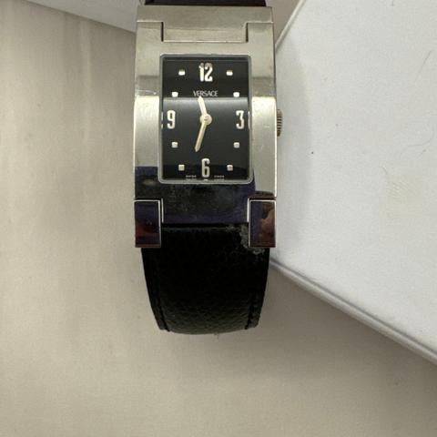 Versace 990138 ASQ-99 Stainless steel 2010 | Dealer | EveryWatch