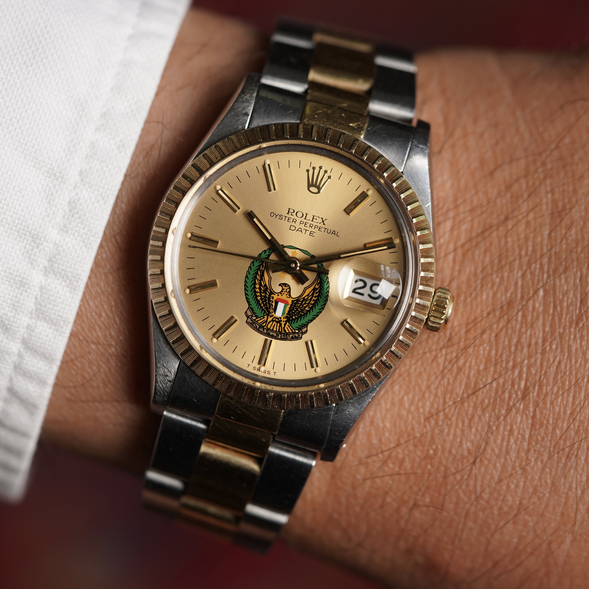 ROLEX OYSTERDATE 自動巻き UAEダイアル腕時計 Rolex Oyster Perpetual Date 15053 1983 | Dealer | EveryWatch