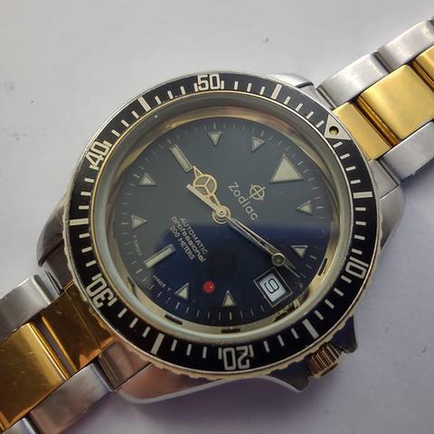 Zodiac 113.17.31 Red 2000 Switzerland | Dealer | EveryWatch