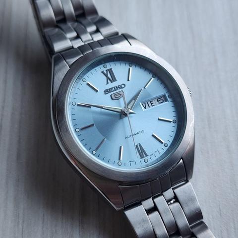 Seiko 5 7S26-0420 Stainless steel Blue | Dealer | EveryWatch