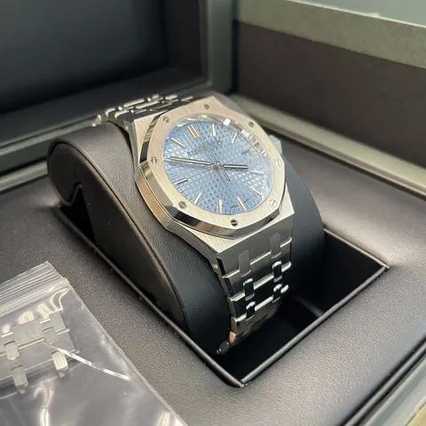 Audemars Piguet Watches in Hong Kong: Price, Office Location & Tsim Sha Tsui Details