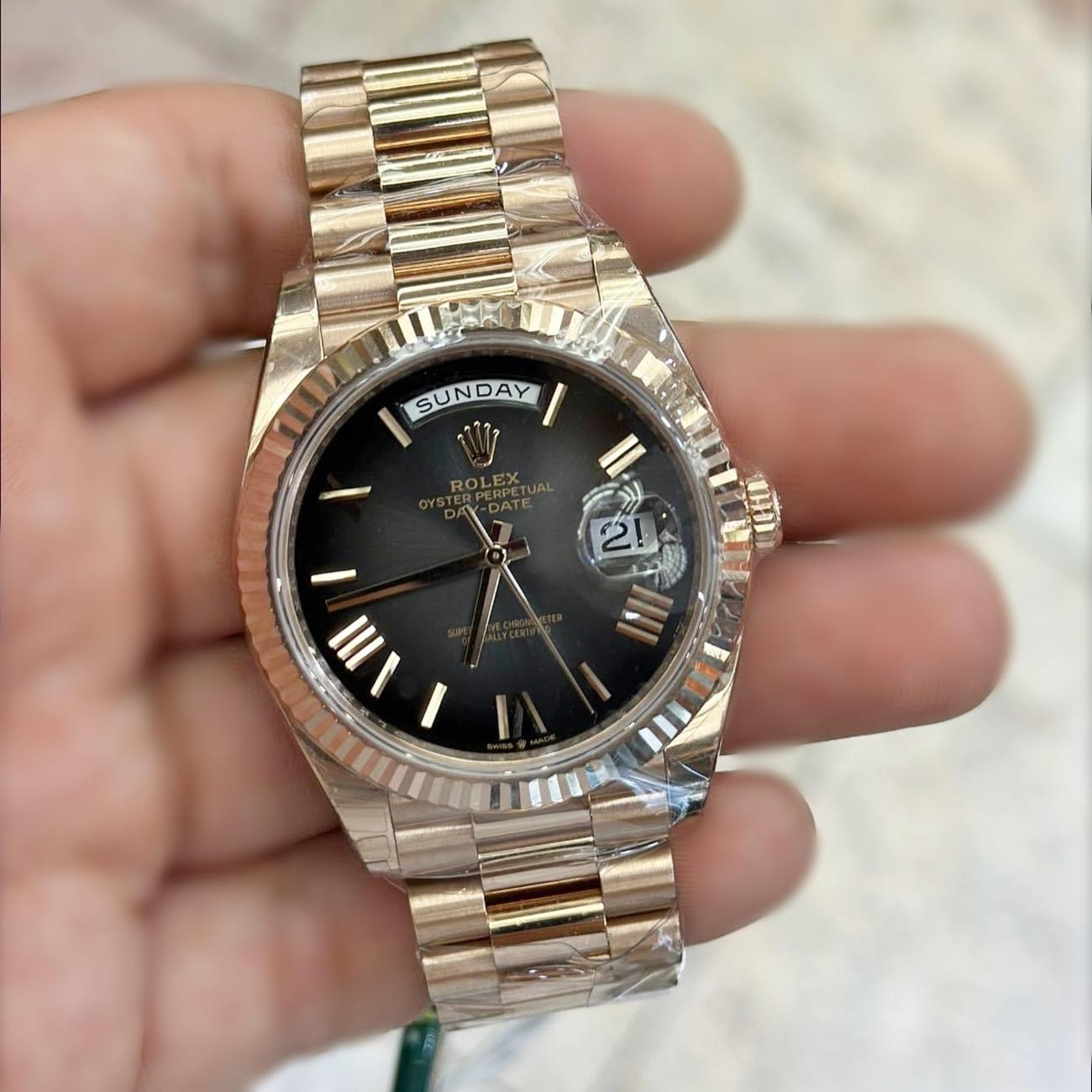Day Date GÃ¼nstig Rolex Kaufen Wrist Rolex Day Date Rosegold GrÃ¼n - Main Image