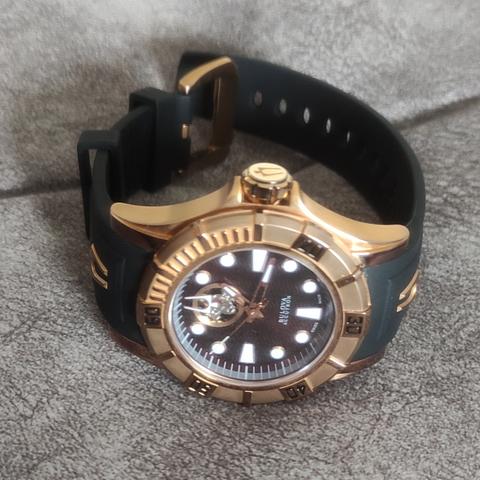 bulova-accutron23248184.jpg