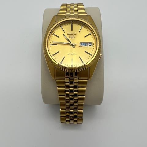 時計 SEIKO 5 automatic Seiko Seiko 5 SNXJ94 Yellow gold Golden Sweden | Dealer | EveryWatch