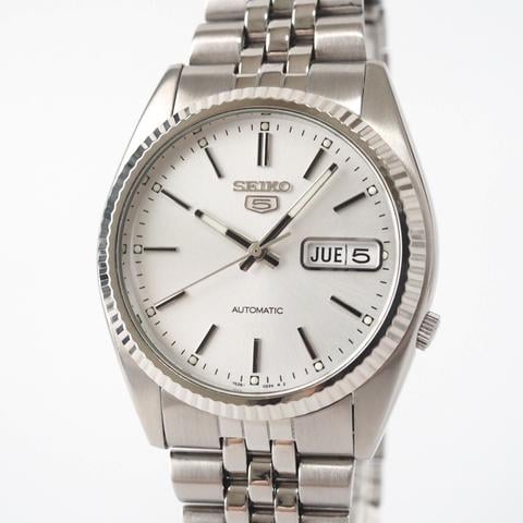 Seiko 5 7S26-3110 Stainless steel Silver Japan | Dealer | EveryWatch