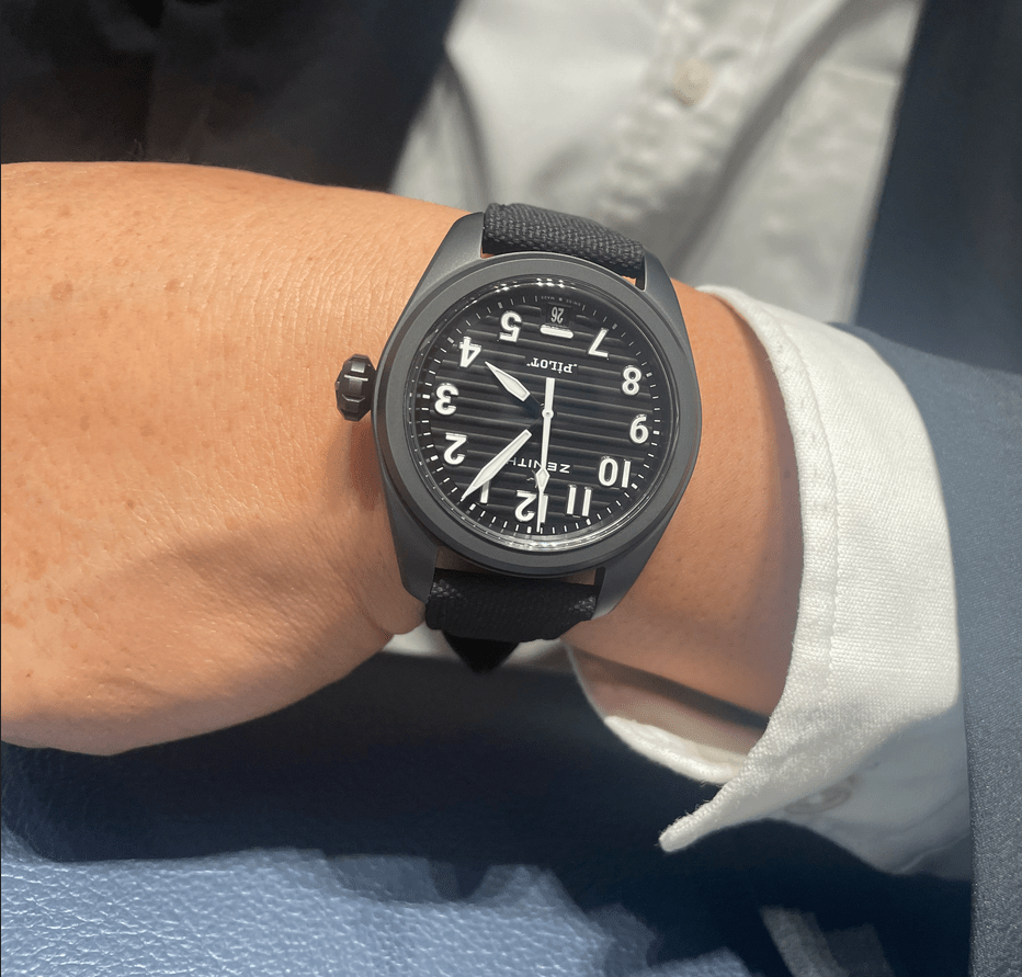 Zenith Pilot 49.4000.3620/21.I001 Ceramic Black | Dealer | EveryWatch