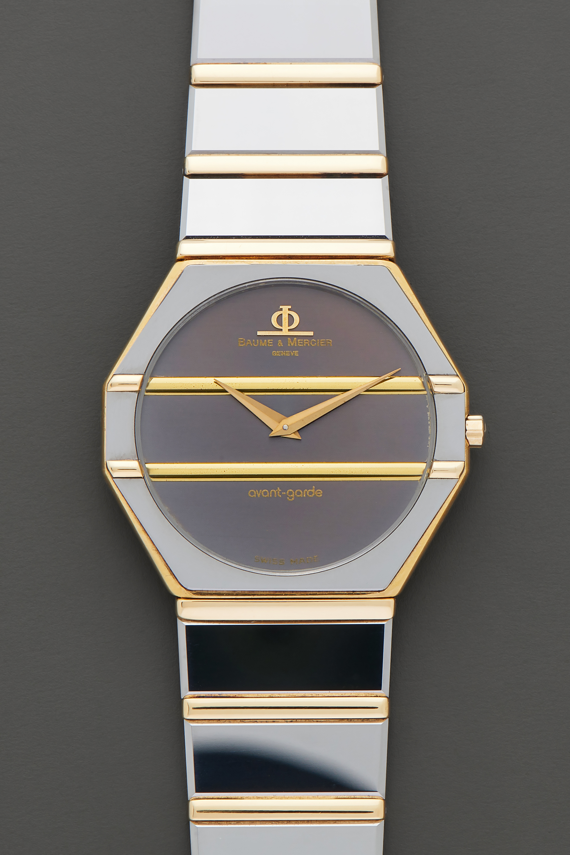 Baume & Mercier 5118.038 Ceramic and 18k yellow gold Gray