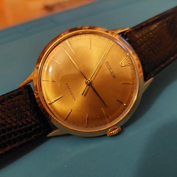 rolex-oyster-894028335129.jpg