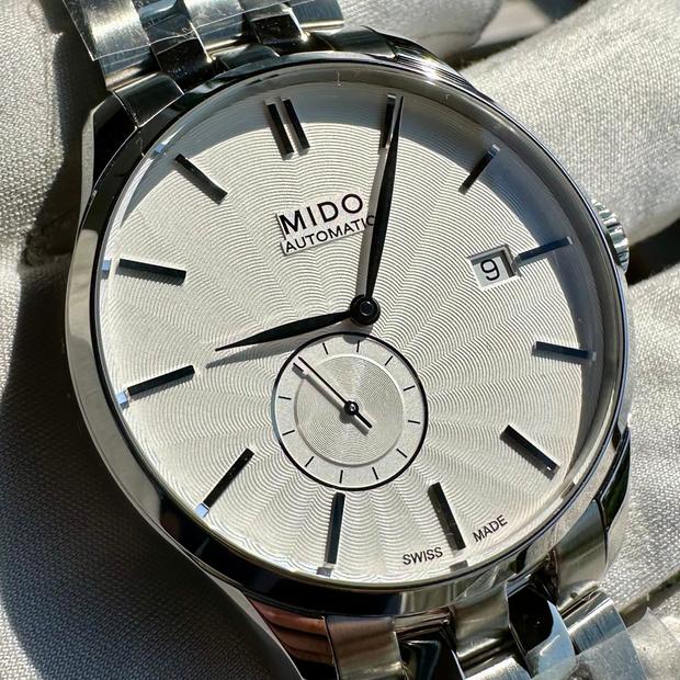 マドンナ Mido Belluna II Automatic Silver Dial Men's Watch