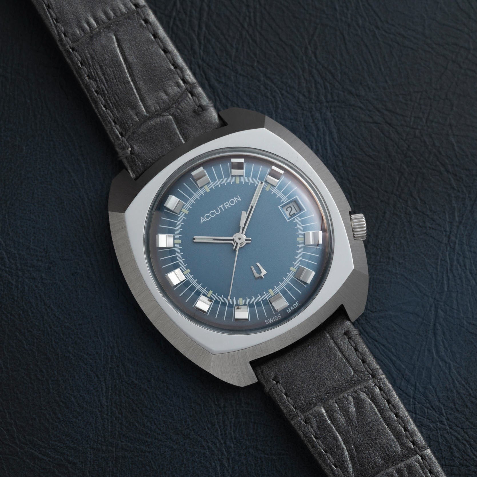 Legacy 565 Bulova Accutron Legacy Accutron 261 Legacy Cushion TV