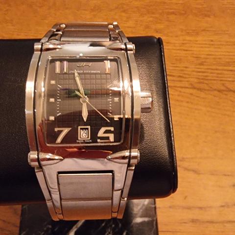 Jorg Hysek V-King VK04 Stainless steel | Dealer | EveryWatch