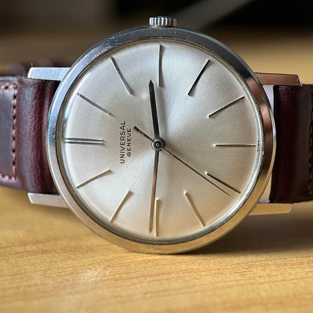 Universal Genève GENÈVE Stainless steel | Dealer | EveryWatch