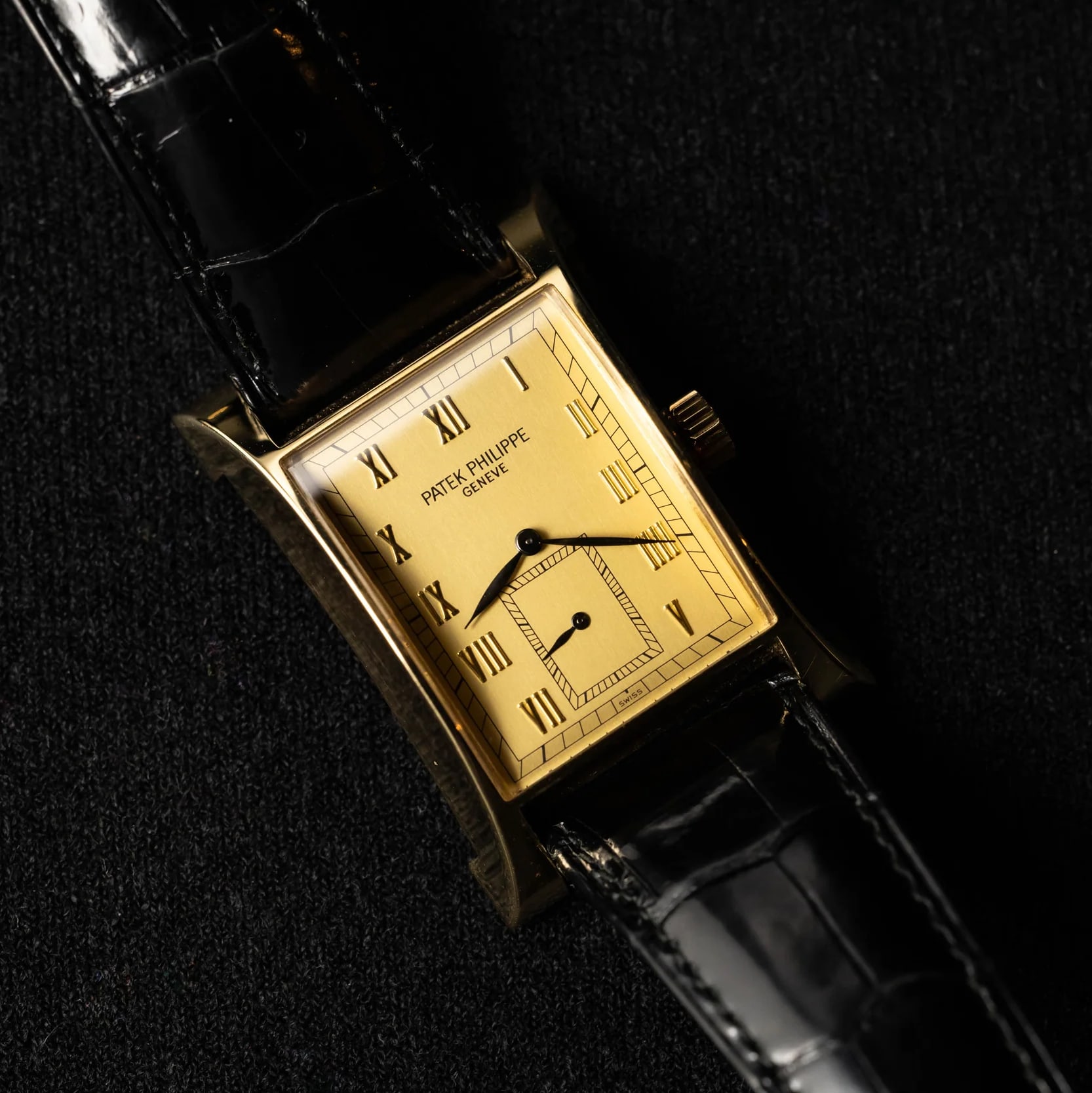 Patek Philippe Pagoda 5500J Japan | Dealer | EveryWatch