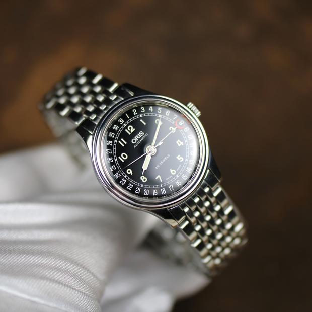 oris-pointer-date31759181.jpg