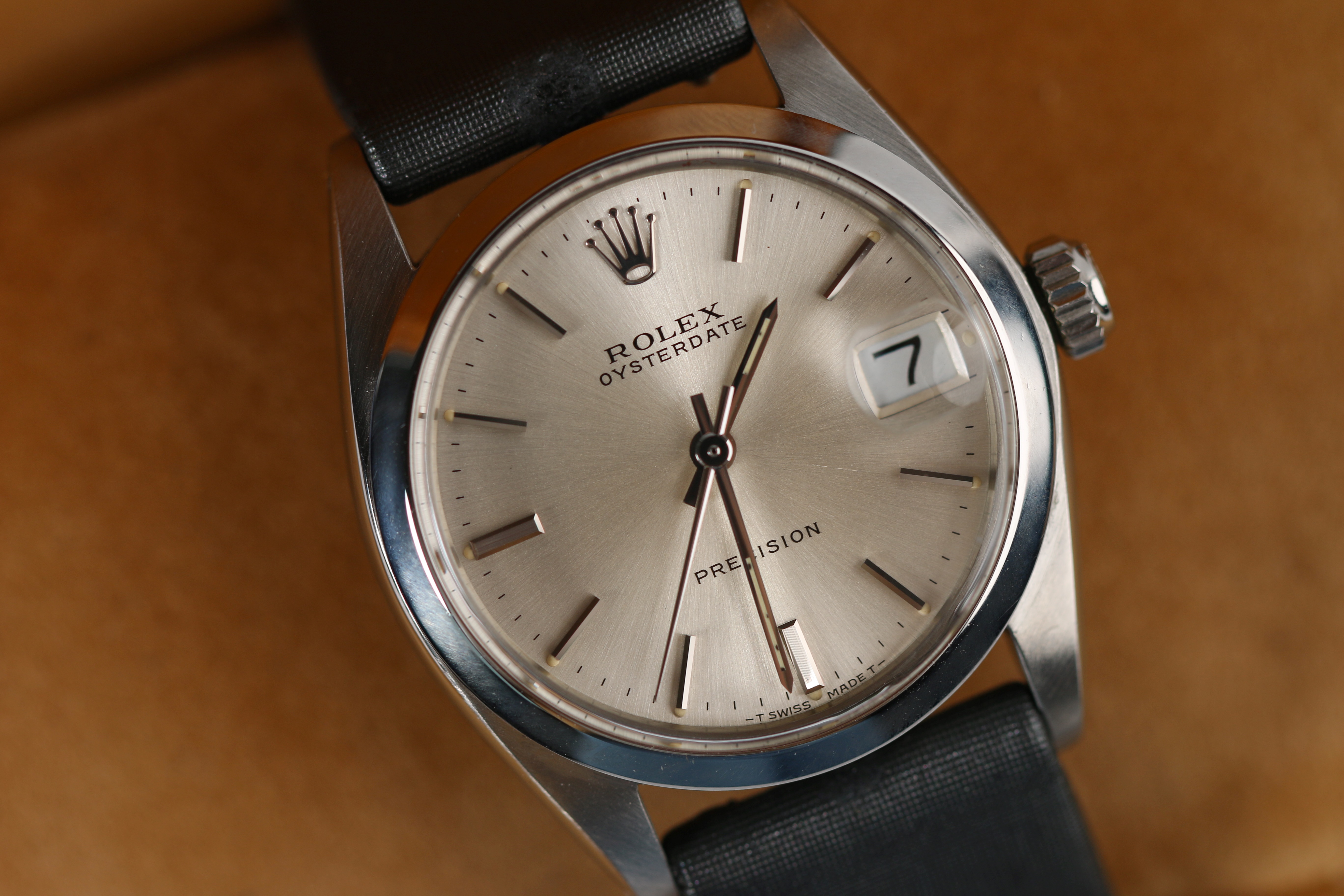 rolex-oyster-date-646632553333.jpg