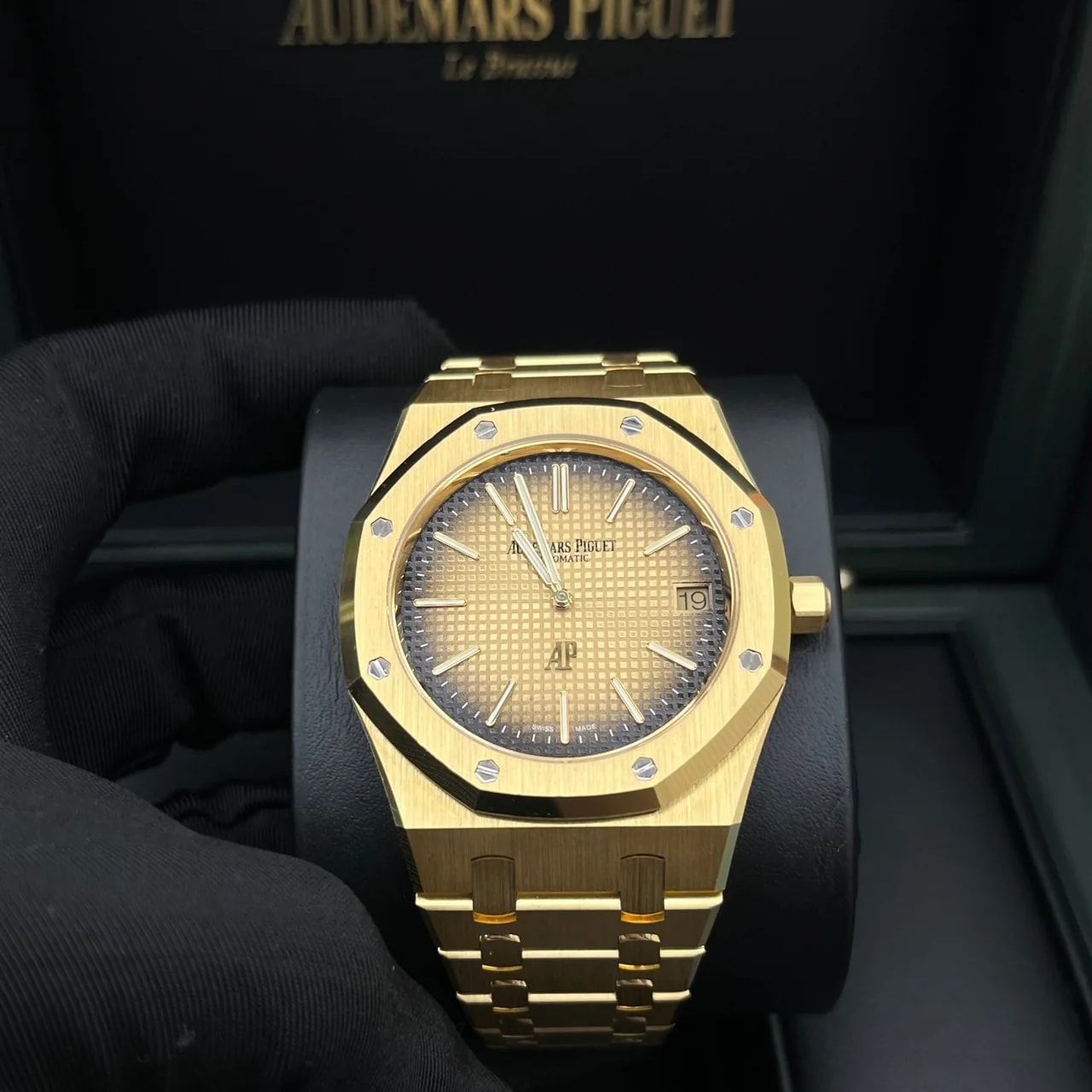 Audemars Piguet Royal Oak 14470BA Yellow gold Gray Dealer