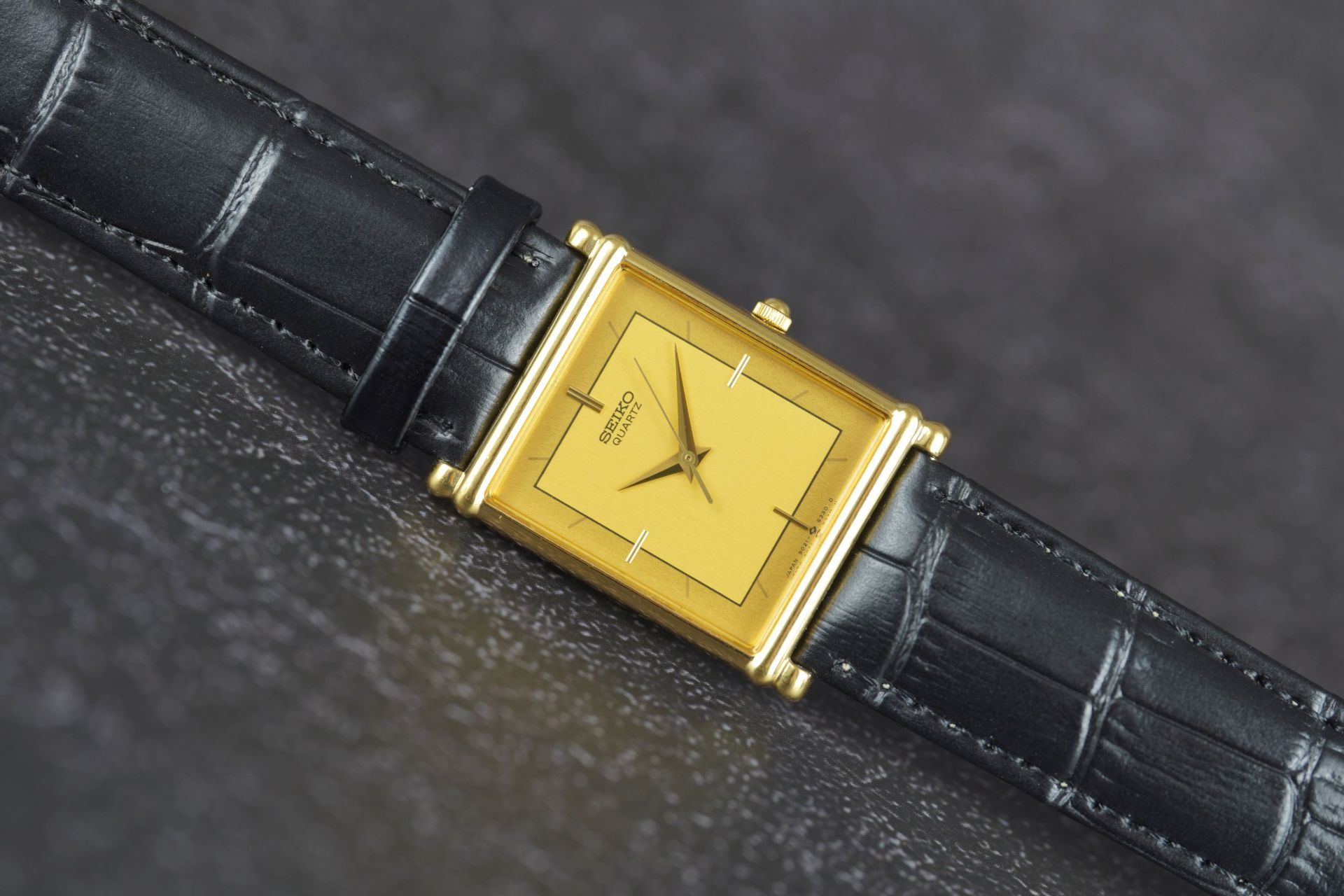 Seiko 5 Sports 7619-7070 Gold-plated 1966 Hungary | Dealer