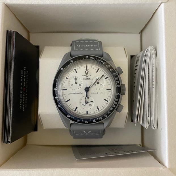 swatch-moonswatch-45408519.jpg