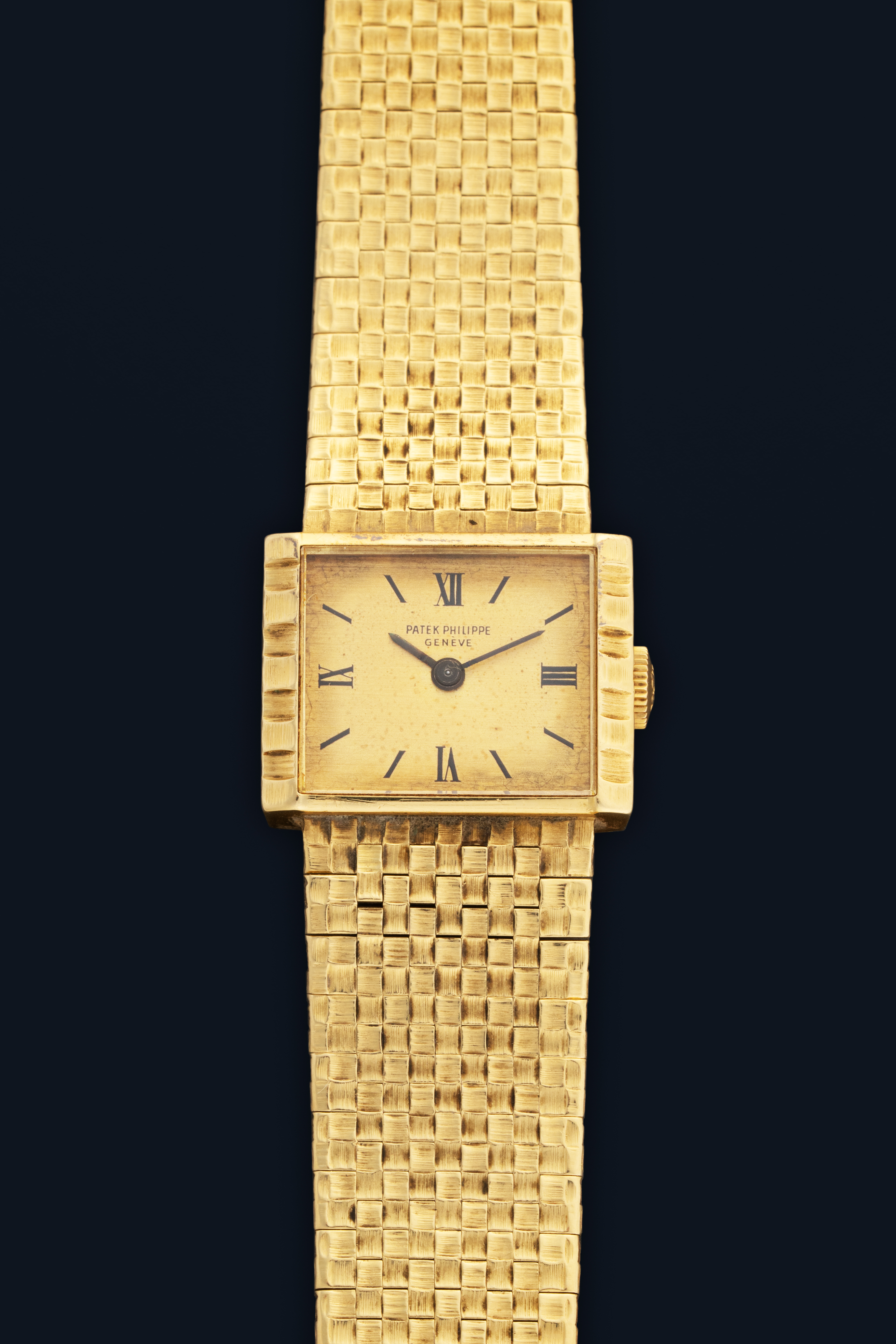 Patek Philippe Classic 3322 Yellow gold Golden Switzerland | June