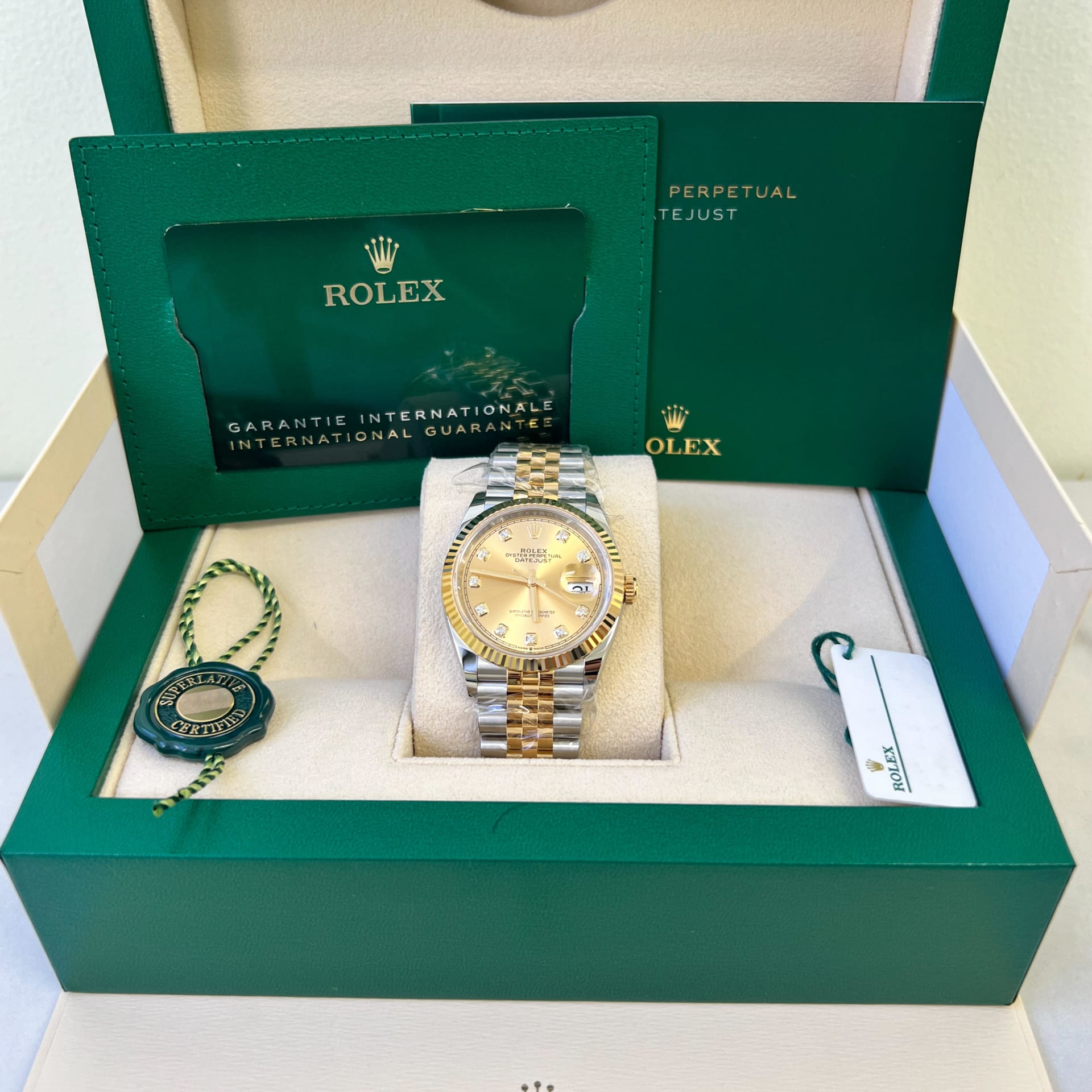 Rolex Datejust 6305 Yellow gold 1954 Exclusive Timepieces Lot