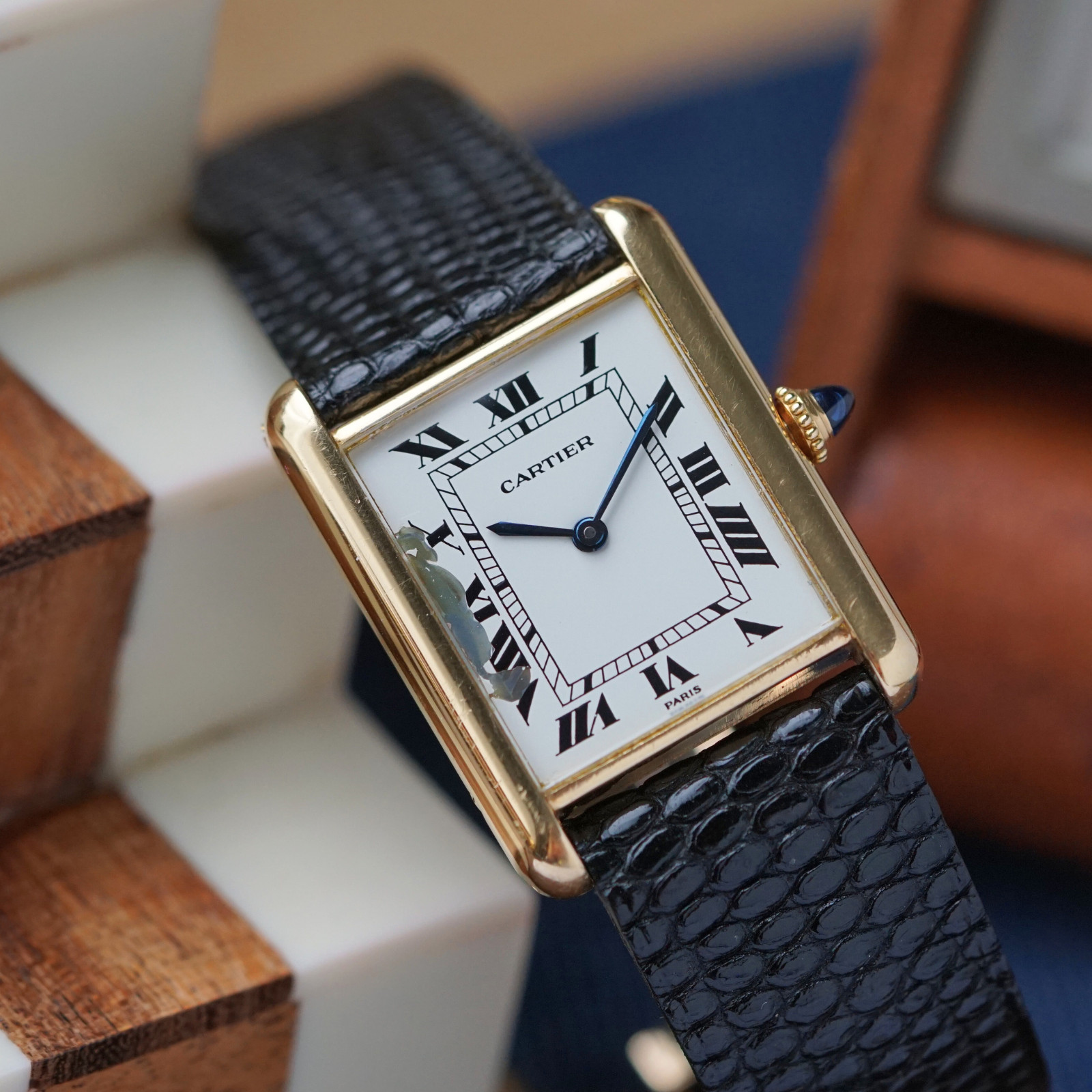 Cartier Tank Louis 78086 Yellow gold White 1977 | LoupeThis | Lot