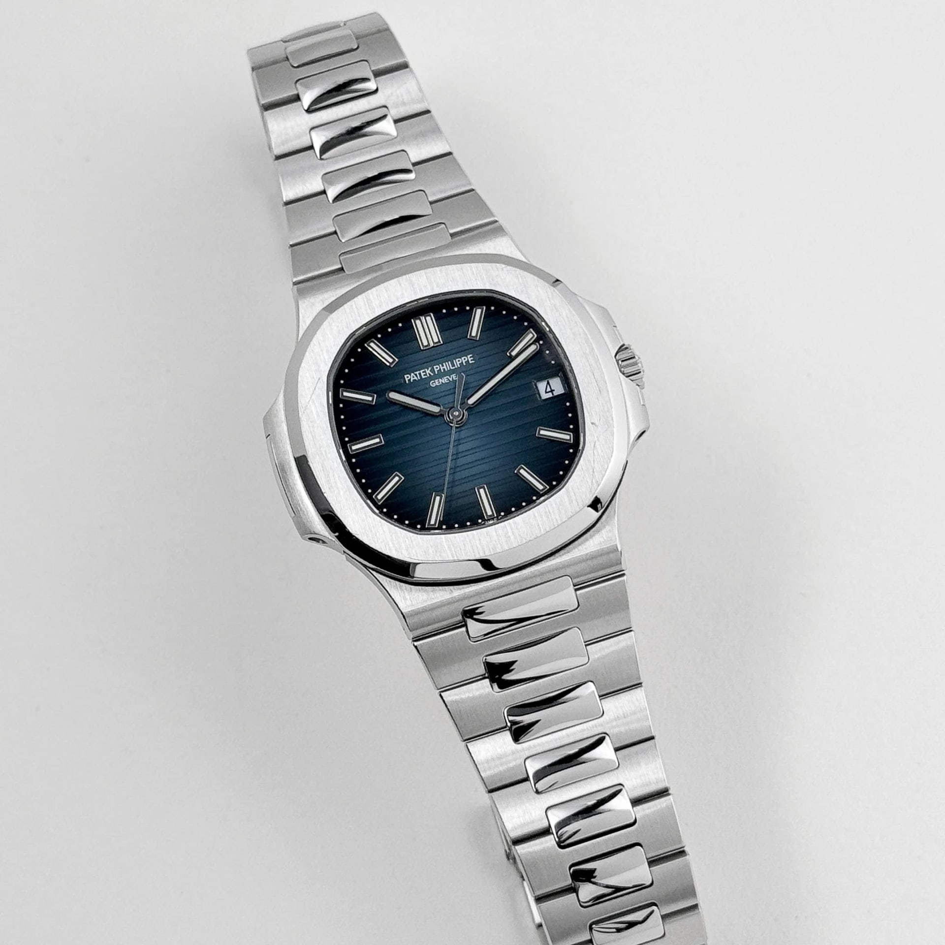 Patek Philippe Nautilus 5711/1A-010 Stainless steel Blue 2017