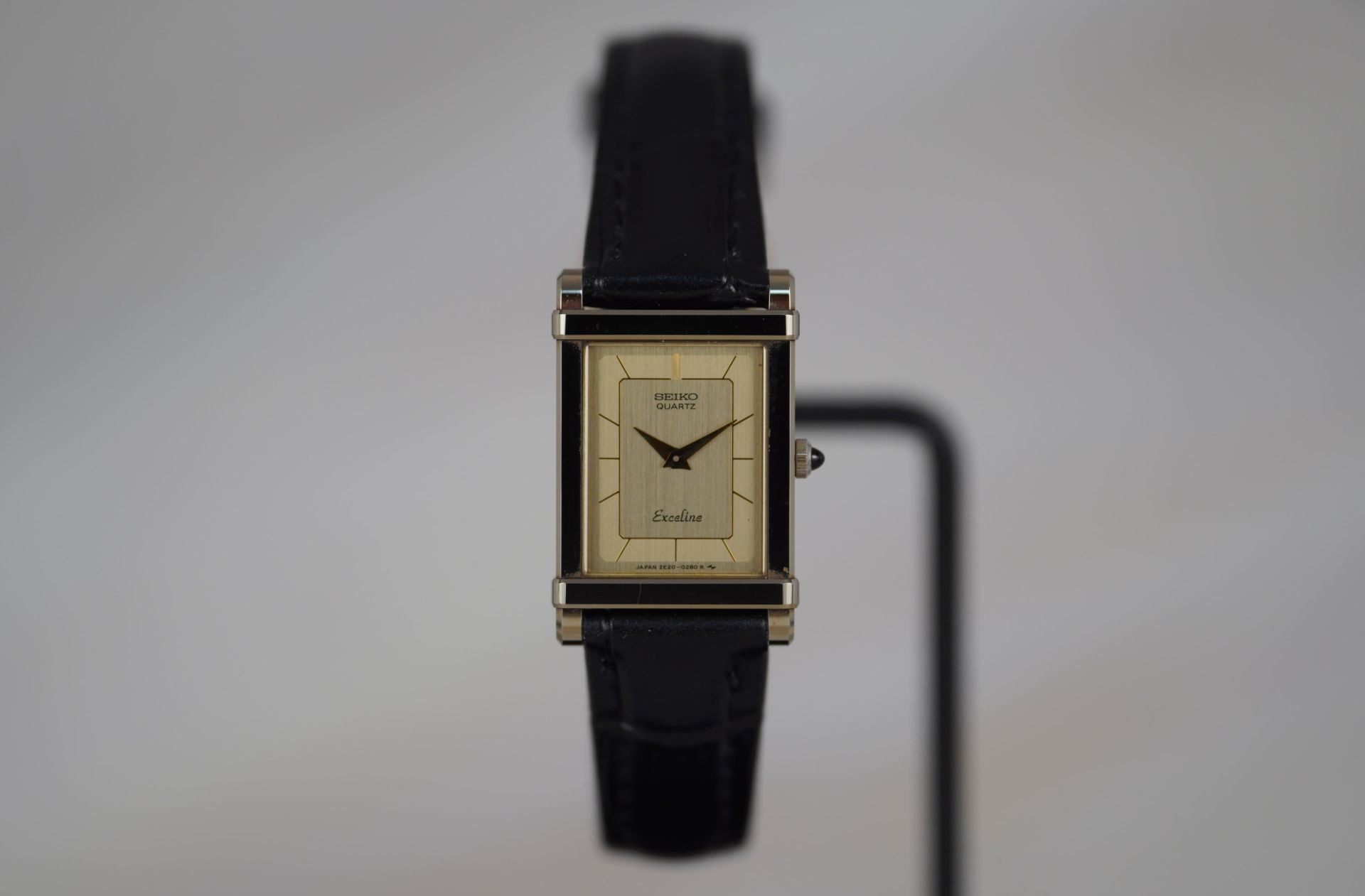 【稼働◯】SEIKO エクセリーヌ 2E20-5190 TUNGSTEN Seiko Exceline Tank 2E20-5190 Tungsten Champagne 1985 France