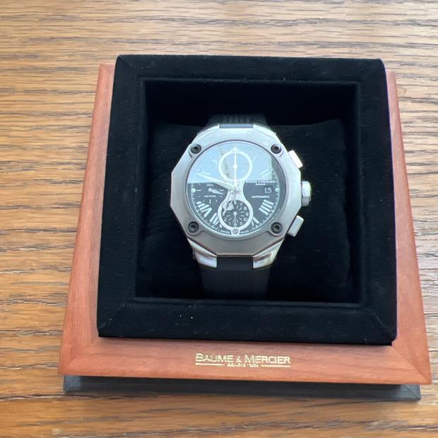 Baume & Mercier Riviera 65605 Stainless steel Black | Dealer