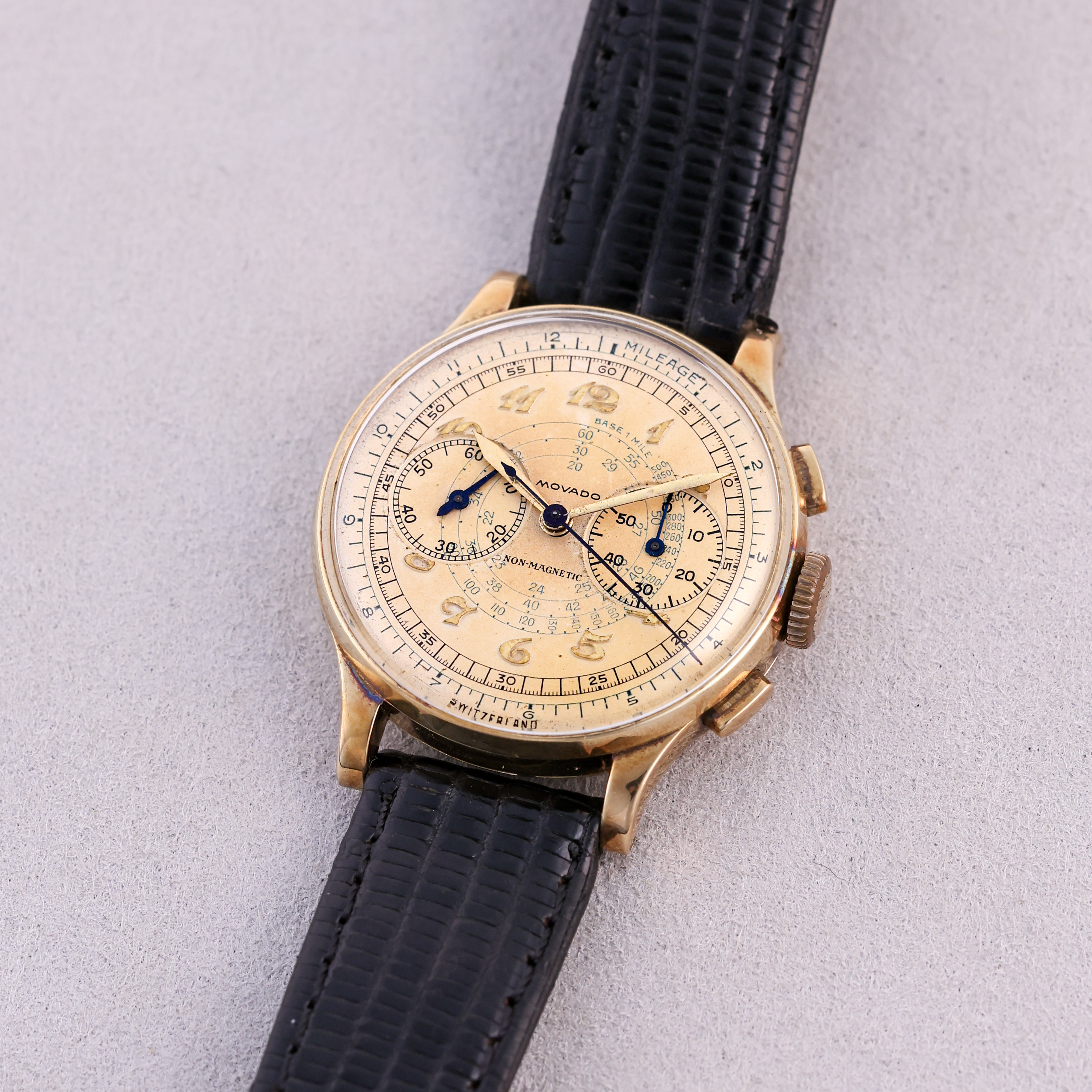 Movado M95 Sub-Sea Chronograph 95-224-568 Yellow gold Golden 1966