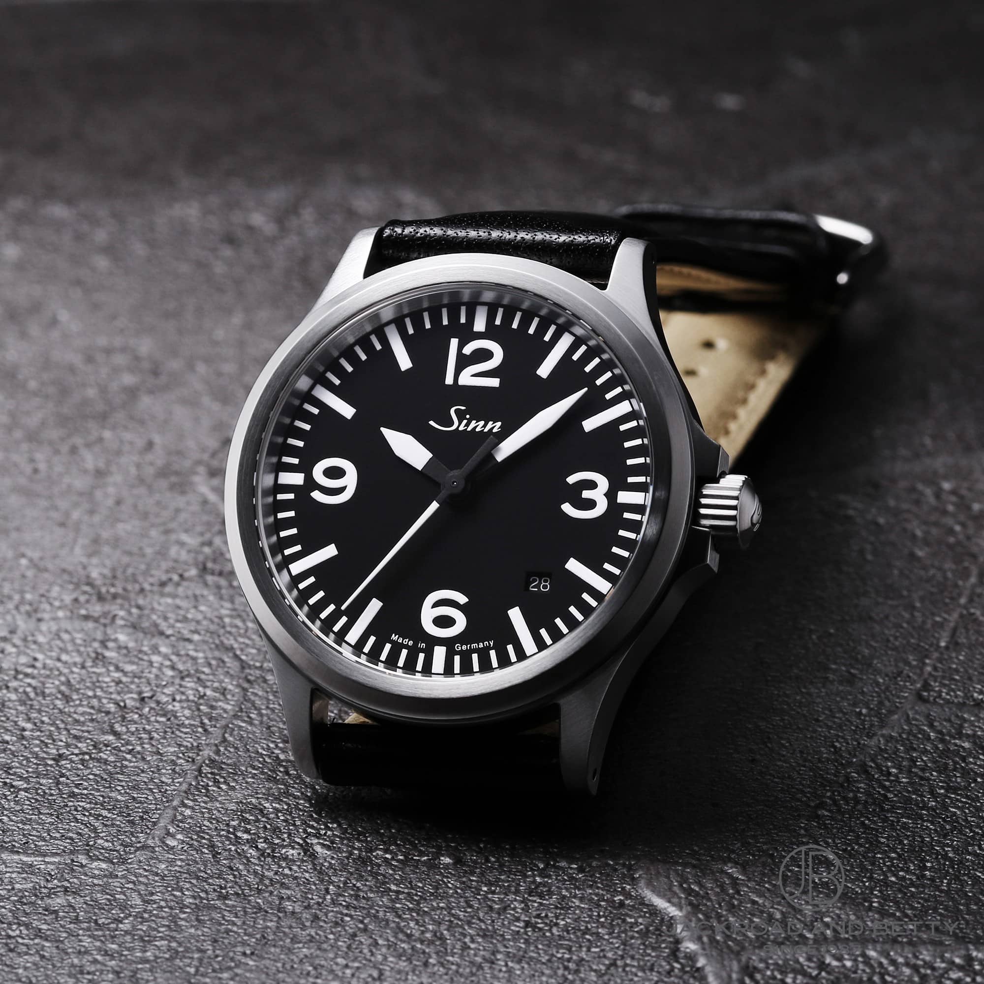 Sinn 556 ジン 556.A.RS M Stainless steel Black | Dealer | EveryWatch