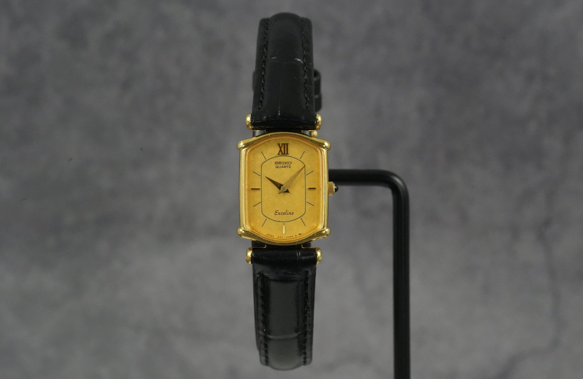Rare Vintage 1984 Seiko Exceline 1220-5190 Women’s Watch ⭕️ SOLD Rare Vintage Seiko Exceline Quartz - Diamond  main image 2
