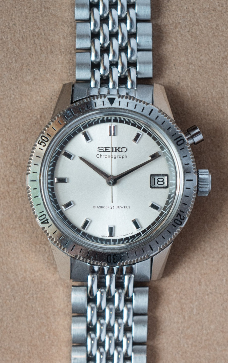 Seiko Chronograph 5717-8990 Stainless steel Silver 1964 United
