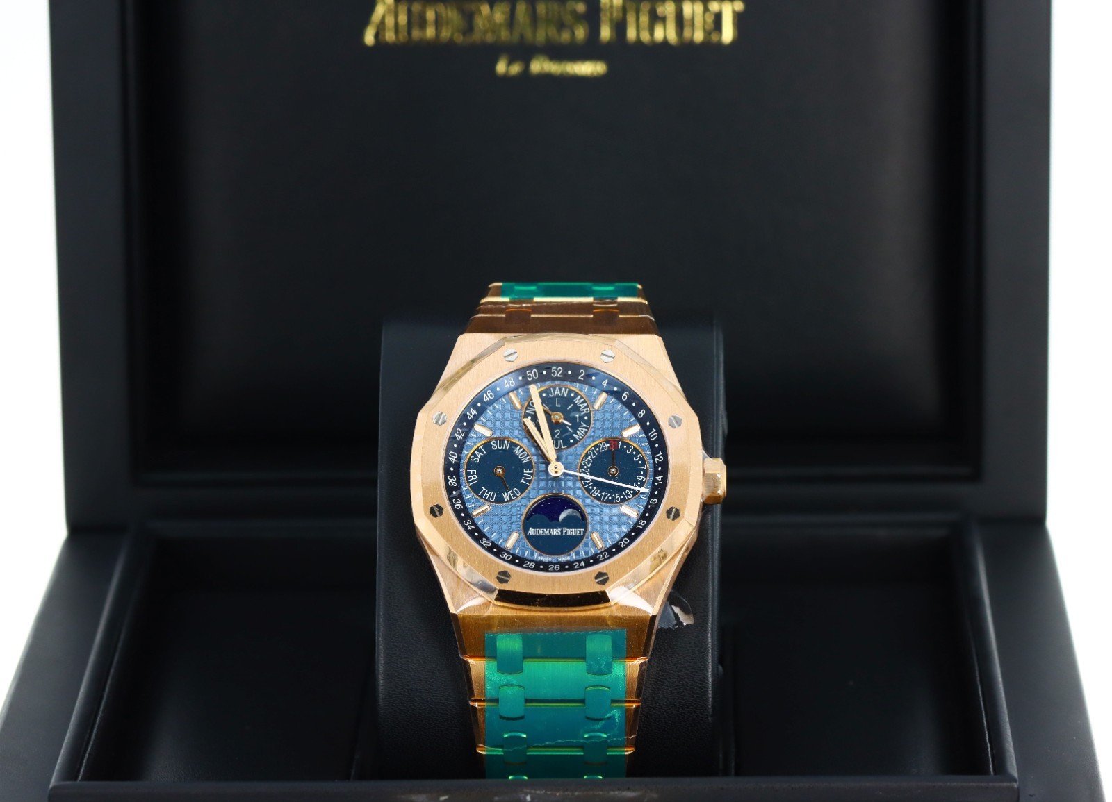 Audemars Piguet Royal Oak 26625BC.ZZ.1223BC.02 White gold Black