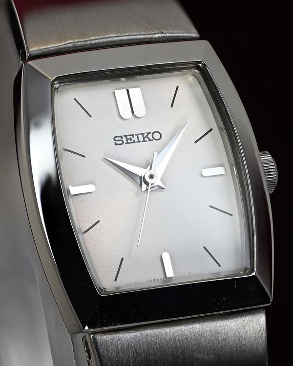 Seiko Dolce 6030-5120 Stainless steel Black 1980 Turkey | Dealer
