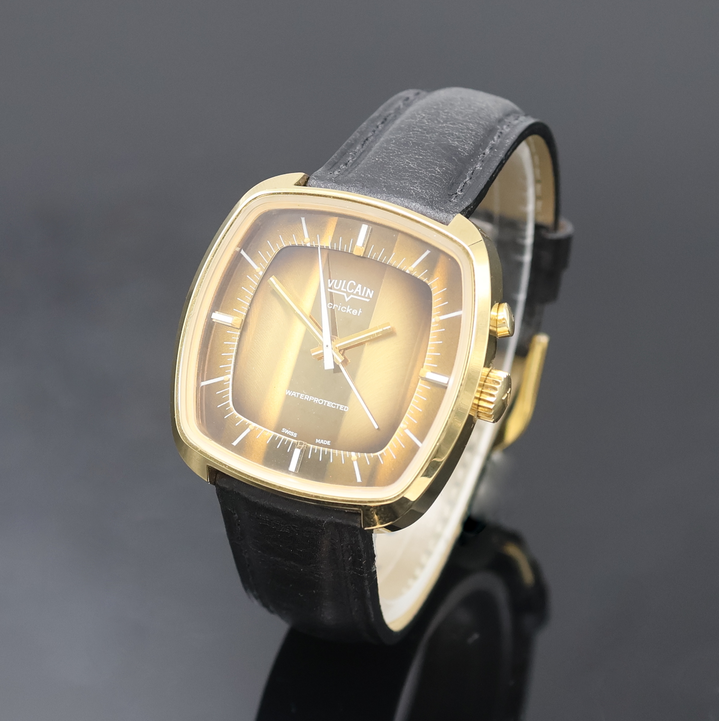 Vulcain Cricket 305002 Stainless steel Burgundy 1960 Vietnam