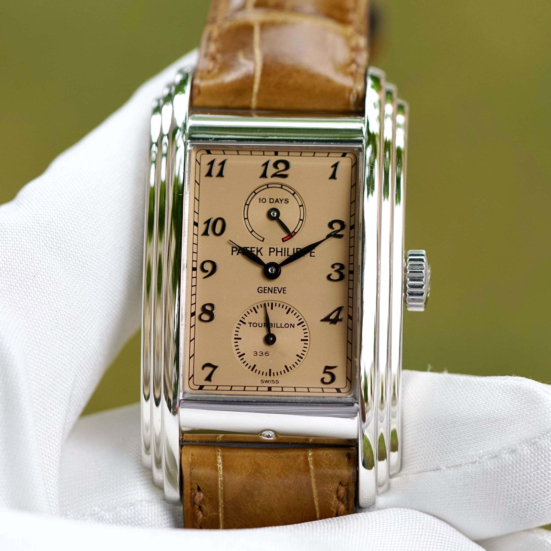 Patek Philippe Gondolo 5101P Platinum Salmon 2010 | Dealer