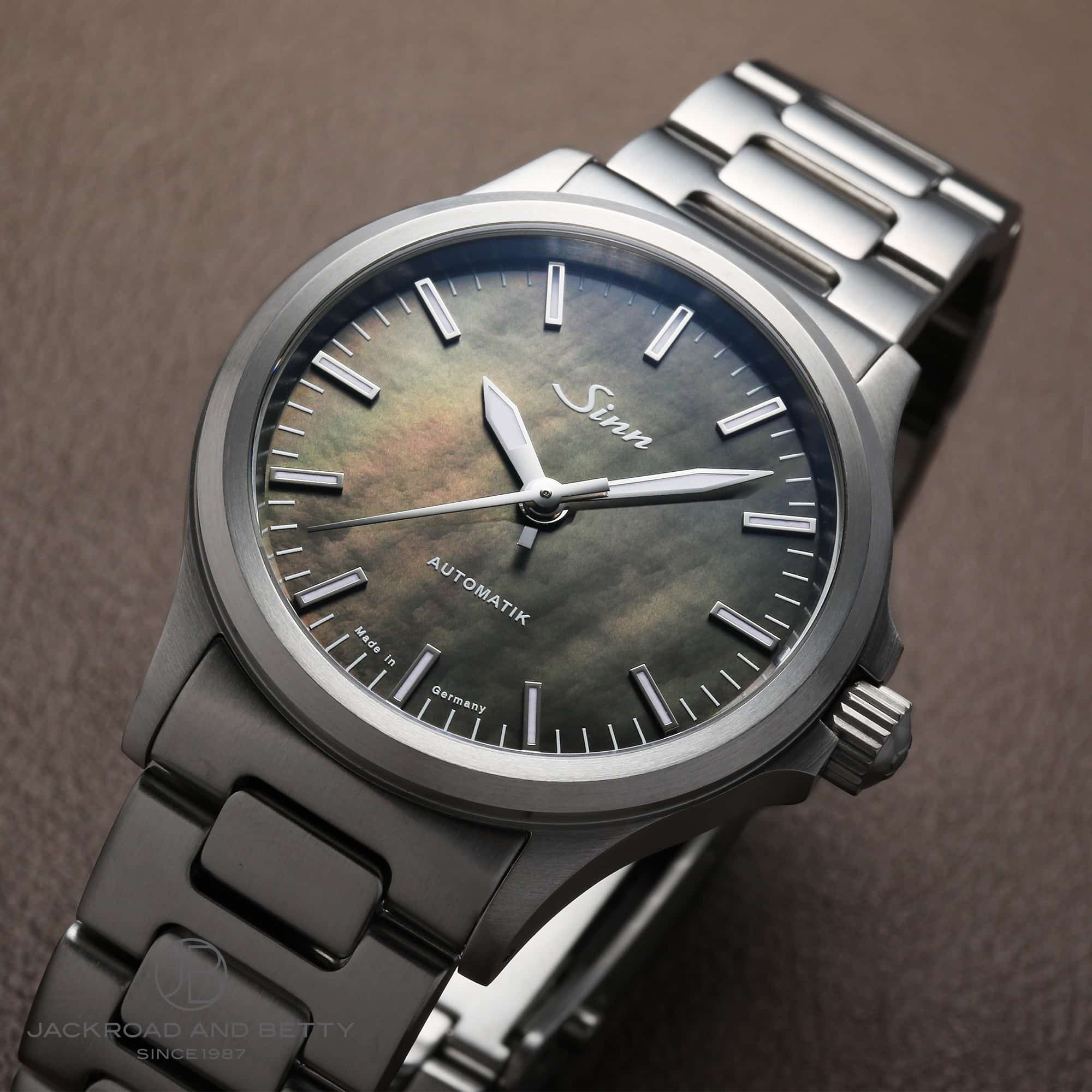 Sinn 656 / 657 656.010 Stainless steel Black | Dealer | EveryWatch