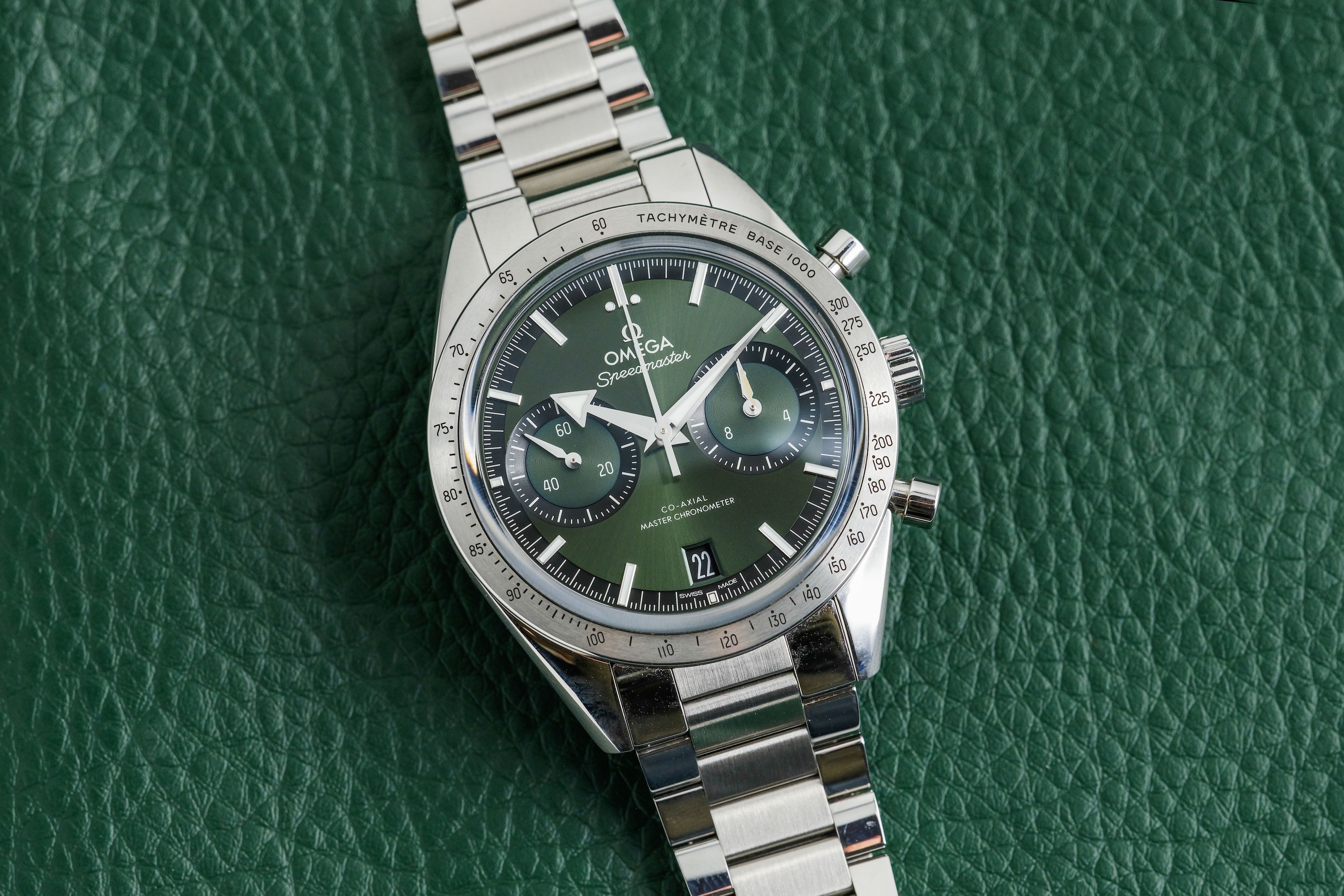 Omega Speedmaster 332.10.41.51.10.001 Stainless steel Green 2024