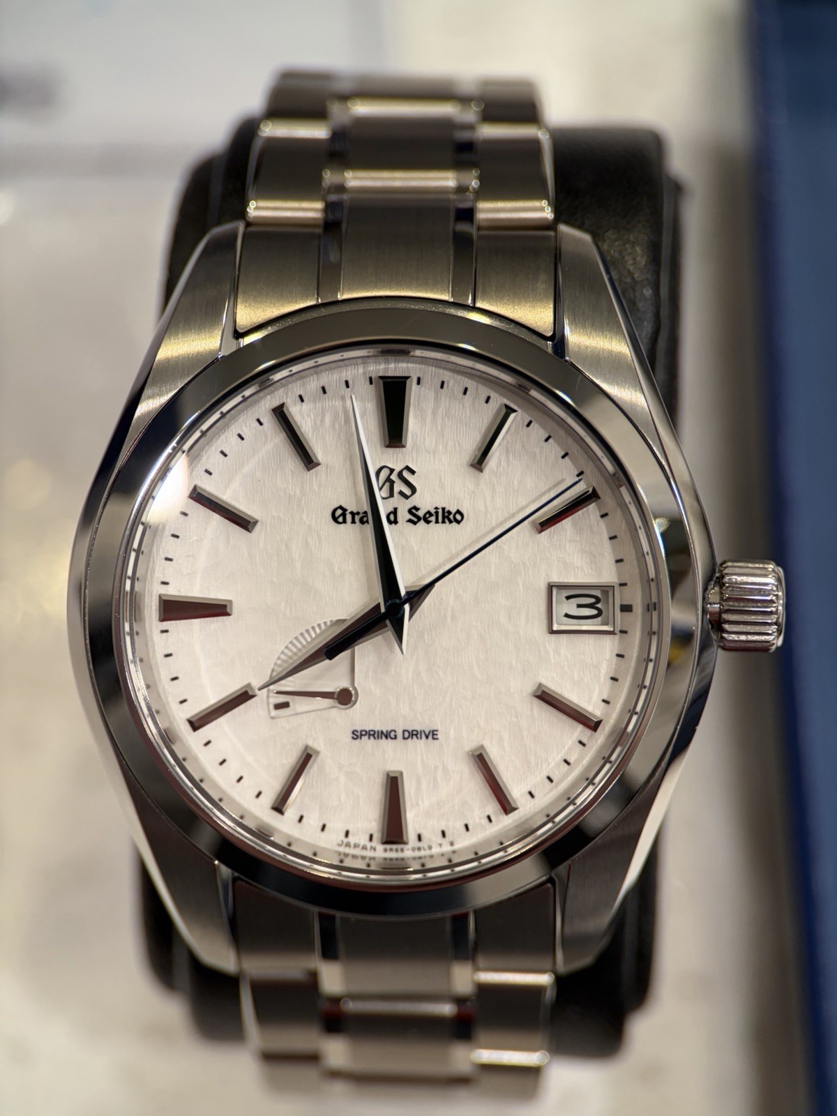 Grand Seiko Spring Drive SBGA362 Yellow gold Silver | Dealer
