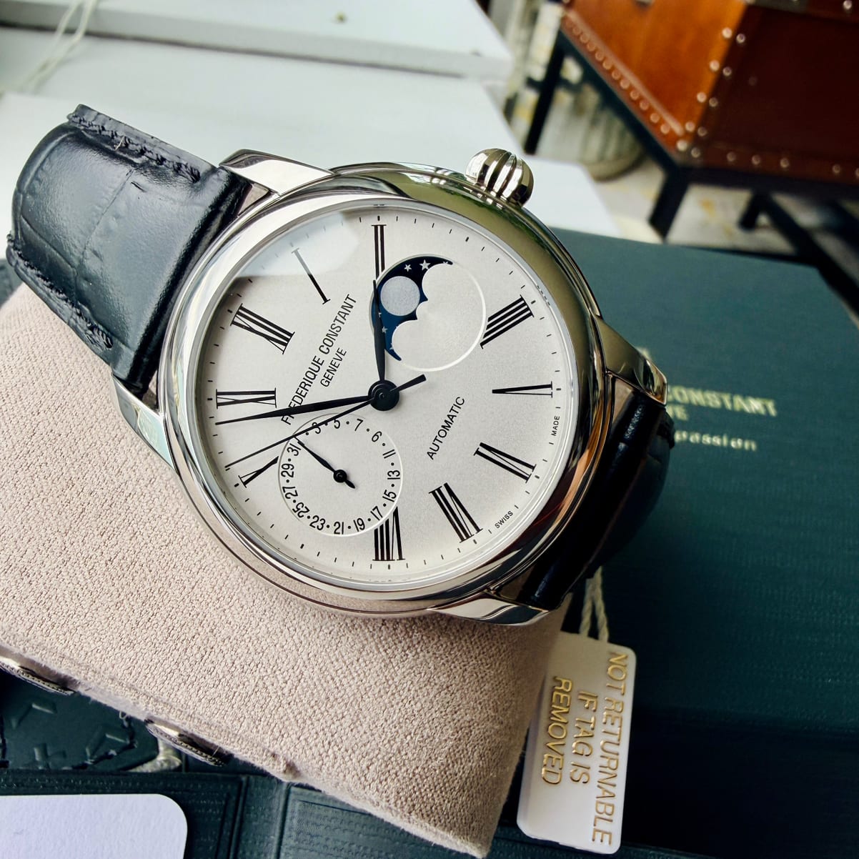 Frédérique Constant FC-206X1S5/6 White Japan | Dealer | EveryWatch
