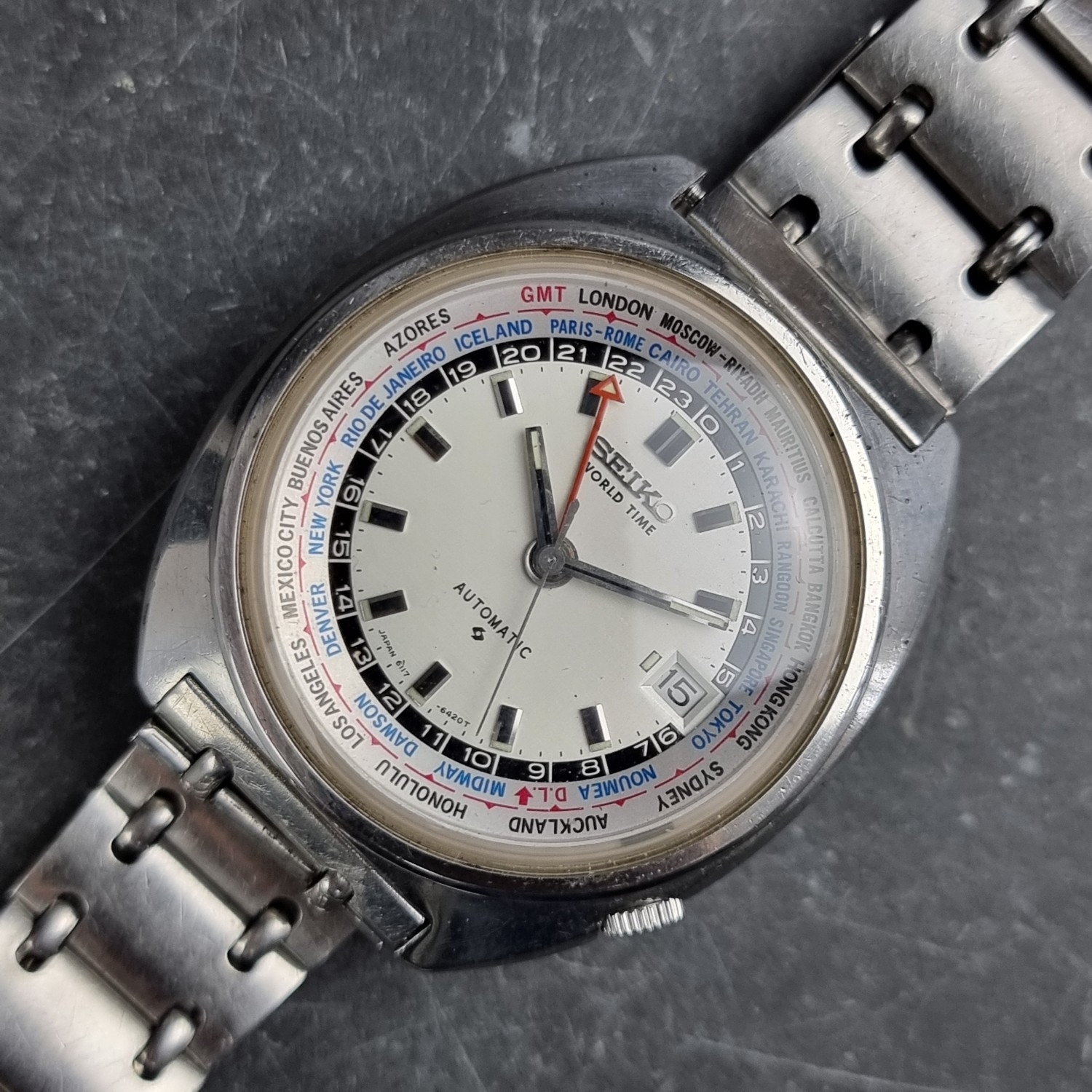 Seiko World Time 6127-7000 Stainless steel Black Japan | Dealer