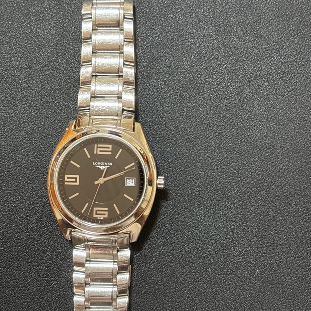 Longines Lungomare L3.632.4 Stainless steel Black | Dealer