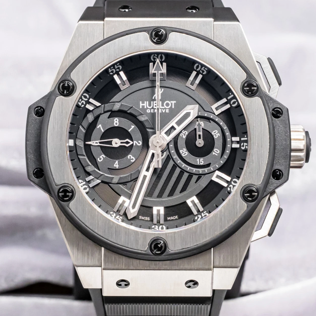 Hublot King Power 701.OE.0128.GR.1704 Yellow gold Skeletonized
