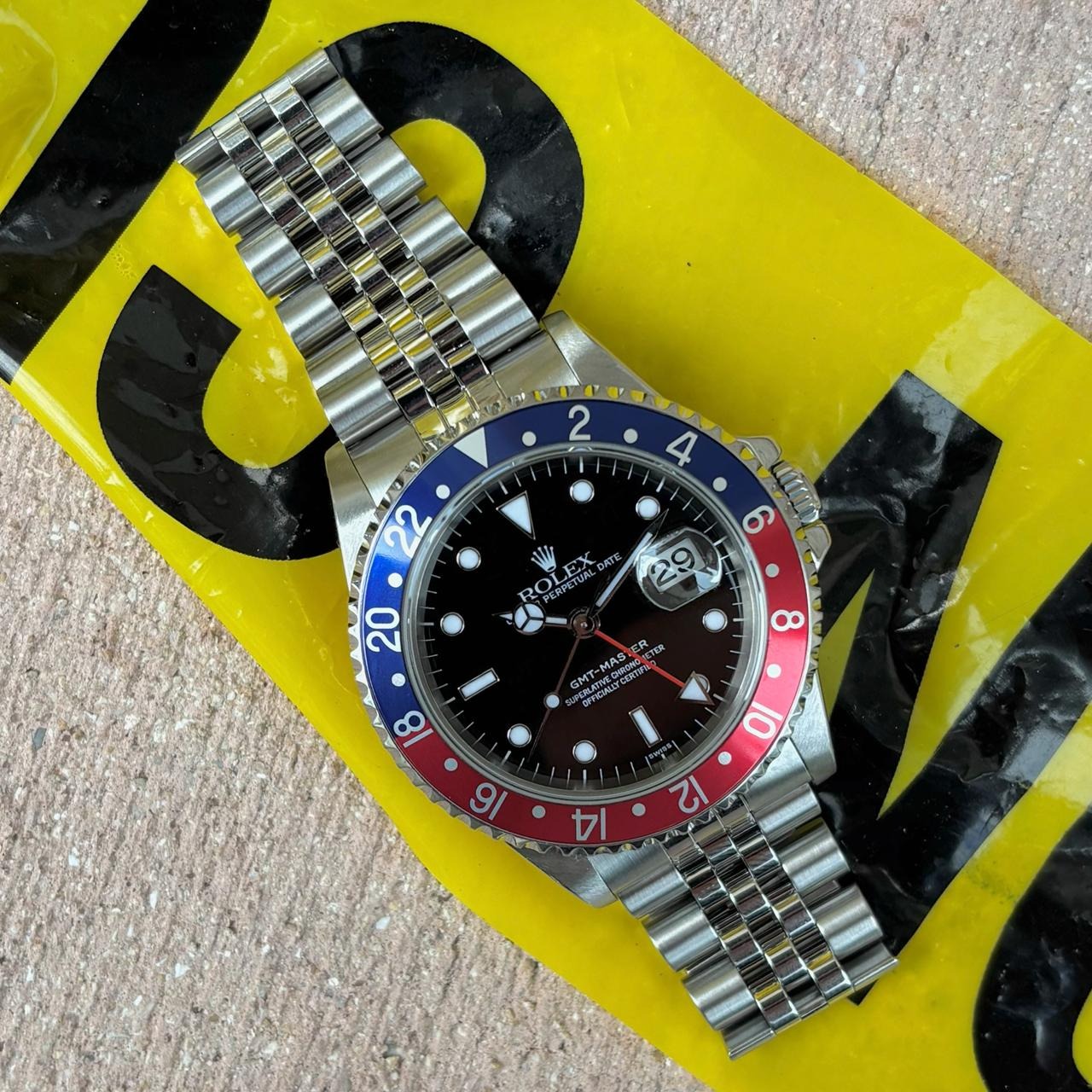 Rolex GMT-Master 16700 Stainless steel Black 1998 | Dealer 