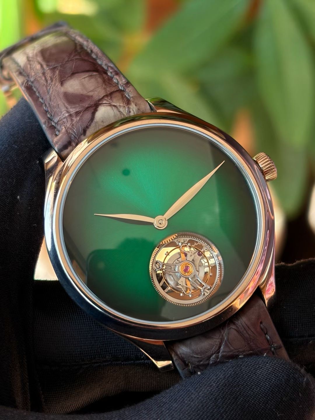 h-moser-cie-endeavour-1804-