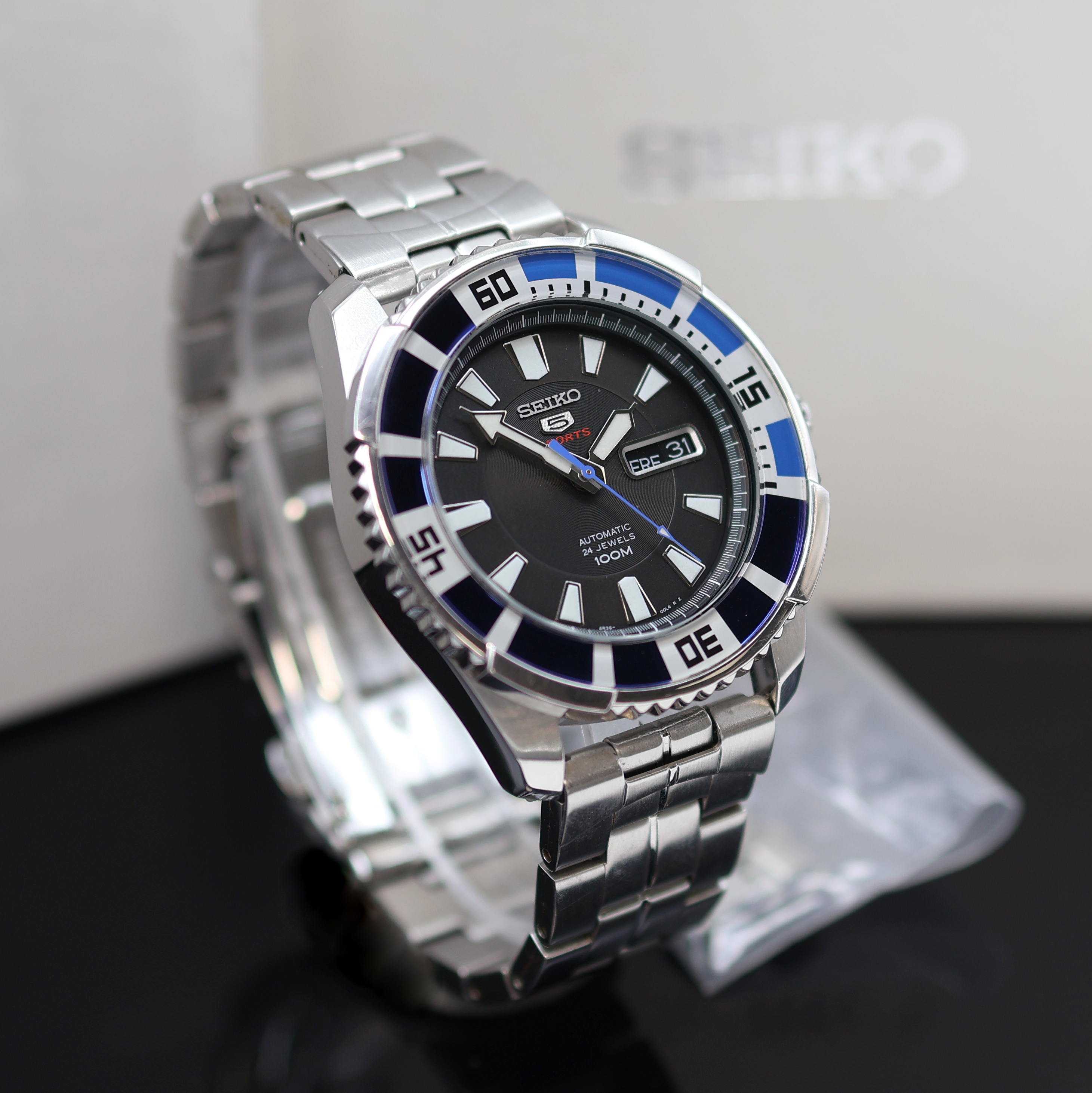 Seiko 5 Sports Speed-Timer 7015-8000 Stainless steel Blue | Dealer