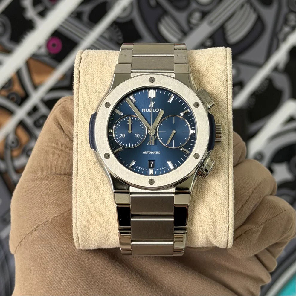 Hublot Classic Fusion 521.NX.6670.LR.JPN18 Titanium Blue Japan